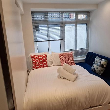 Lovely 1-Bed Apartment In Londres Exterior foto