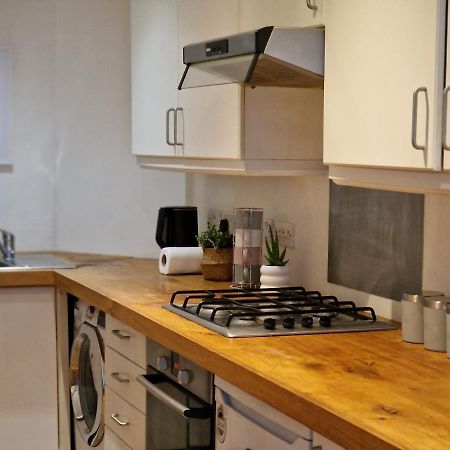 Lovely 1-Bed Apartment In Londres Exterior foto